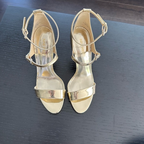 Nine West gold heels. - Picture 3 of 5